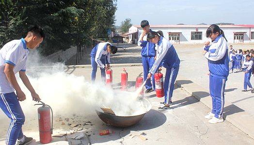 消防知识常抓不懈，清静演练警钟长鸣