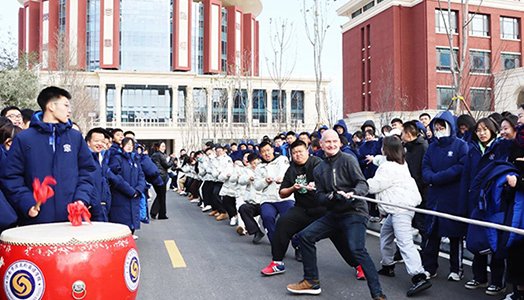 力“拔”山河，“绳”采飞扬 ——济南市深泉外国语学校北校区乐成举行拔河角逐